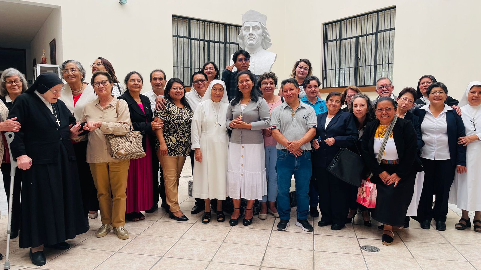 Renovamos votos de consagración religiosa y los laicos renovaron sus promesas de compromiso con Dios